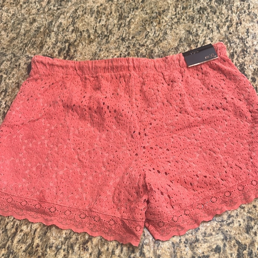 One 5 One eyelet/crocheted shorts, size XL, NWT | offer in description - Picture 3 of 7